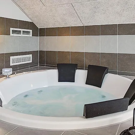 בית נופש 12 Person In Hasselberg קפלן